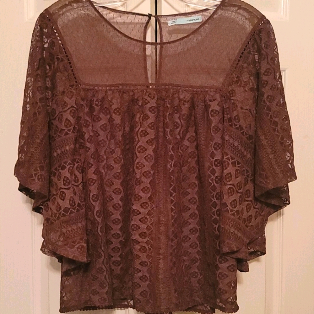 Beautiful lace top 💥 2 for $15